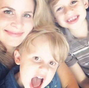 Meet your Posher, Lara